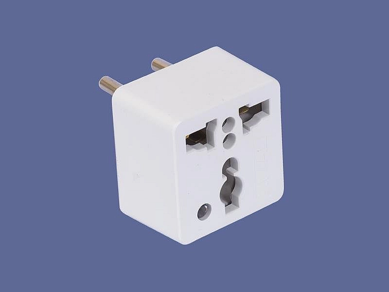 Phích cắm chuyển đổi 2 chân thành 3 chân PO101