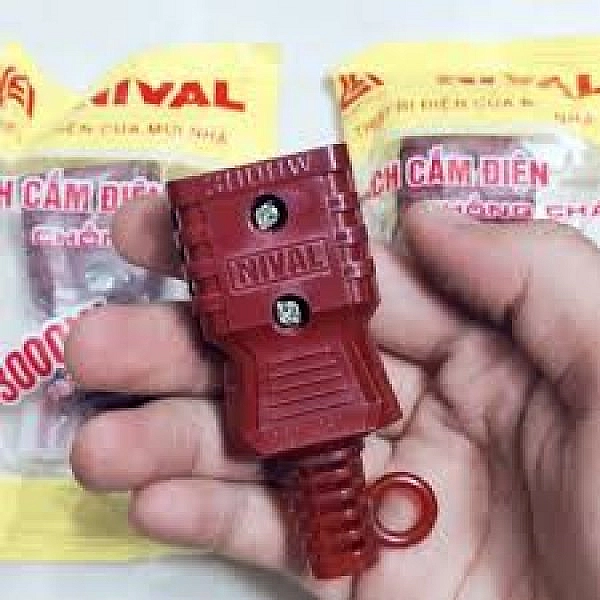 phích nối âm công nghiệp màu nâu PA106