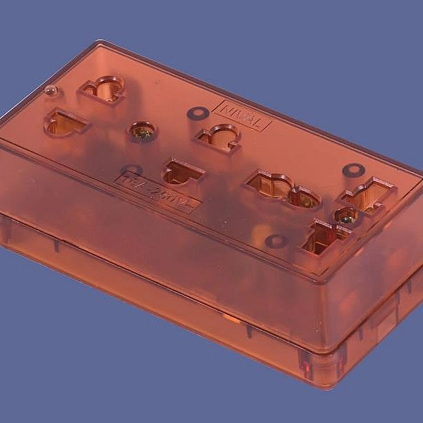 Ổ cắm 3 nhựa trong màu nâu DN225
