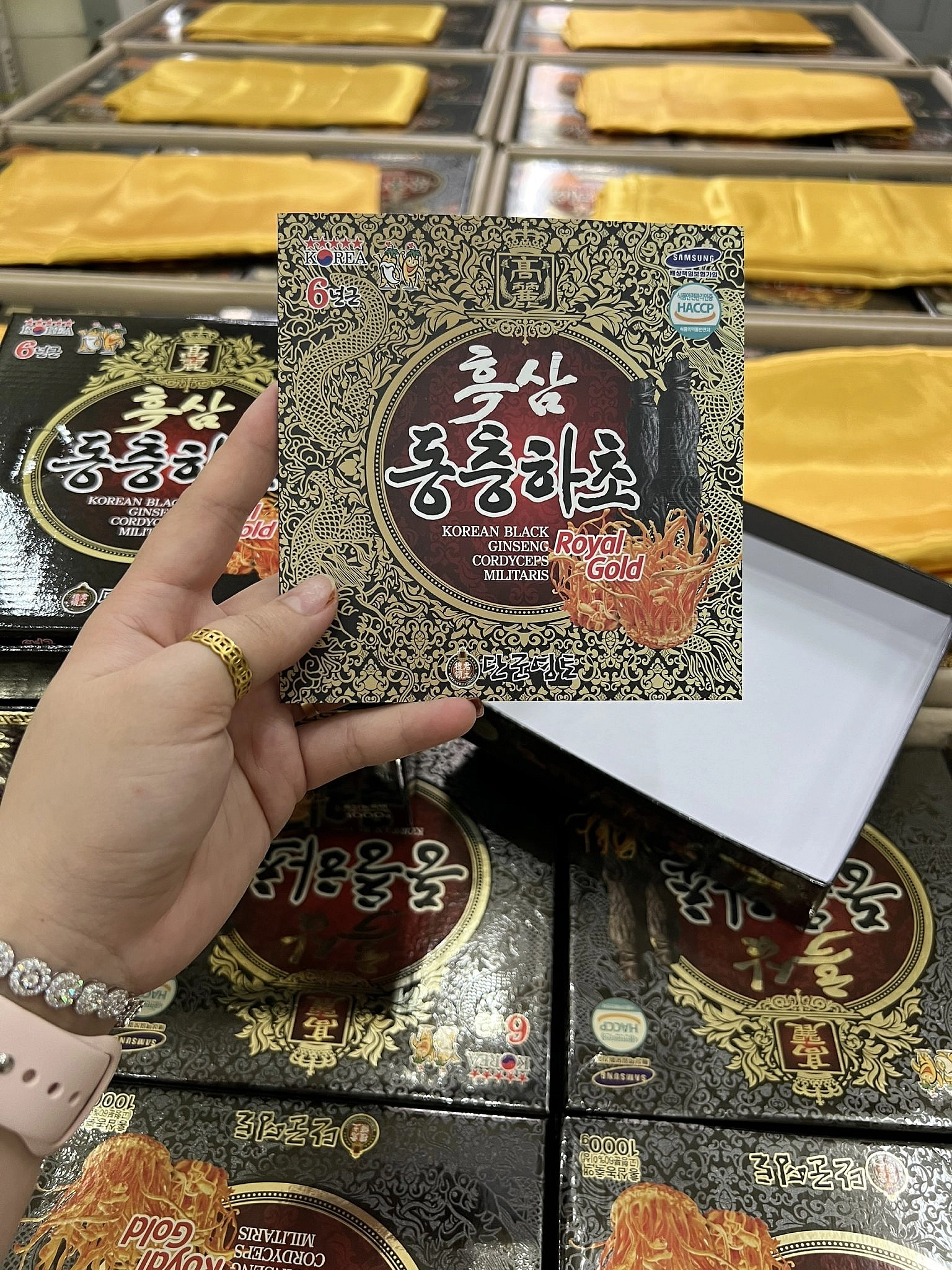 https://hinhanh.webvua.com/uploads/2023/06/30/4255729428ad11b1a59d78ee82e187e3.webp