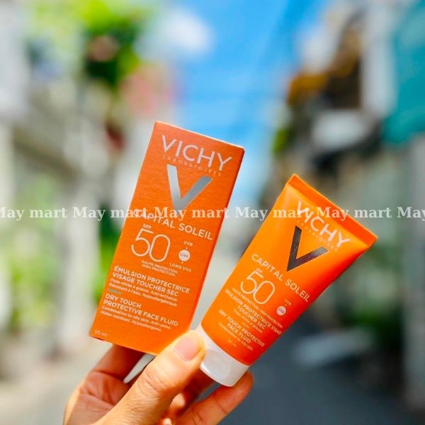 Kem Chống Nắng Vichy Capital Soleil dành cho da hỗn hợp đến dầ