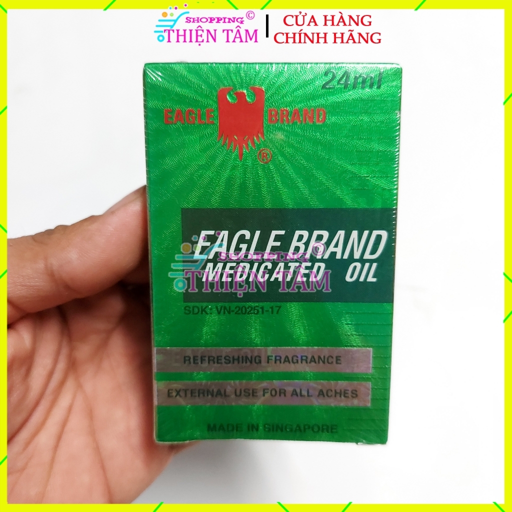 Thị trường việt nam Dầu gió xanh Con Ó Eagle Brand Medicated Oil giảm nhức đầu, cảm cúm, đau lưng, viêm khớp